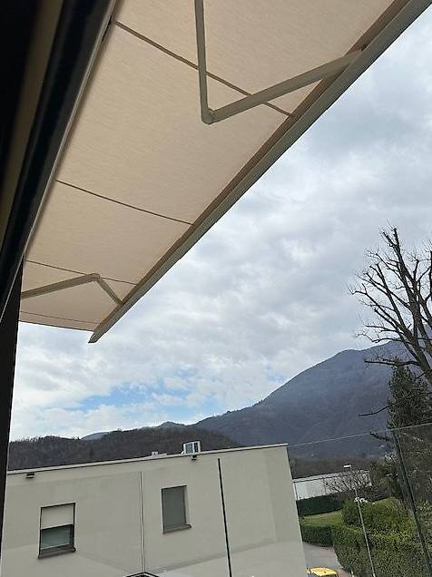 Affittiamo splendido 2.5 con balcone 12