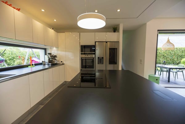 Wir verkaufen eine moderne und komfortable Villa mit Garten 9