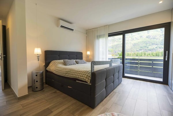 Vendiamo villa moderna e confortevole con giardino 12