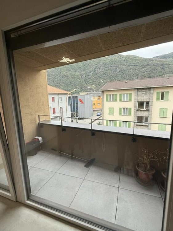 Affittiamo grande e moderno appartamento 3.5 locali in zona centrale 9