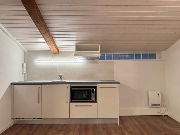 Votre futur bureau à deux pas de l'autoroute! 4