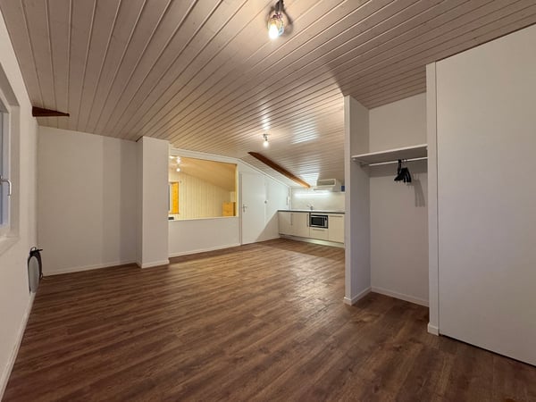 Votre futur bureau à deux pas de l'autoroute! 1