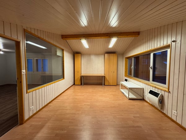 Votre futur bureau à deux pas de l'autoroute! 3