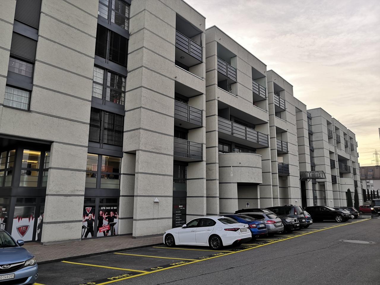 Bild Appartement de 2.5 pièces traversant avec deux balcons