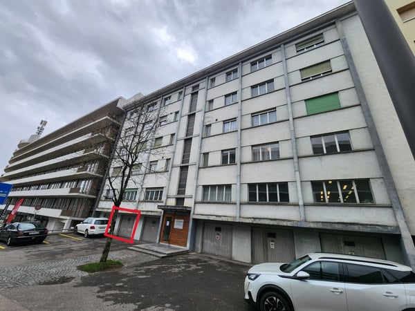 Garage box proche de la gare de Nyon 2