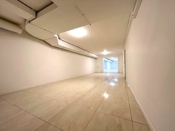 Surface commerciale de 200 m² à louer - Emplacement premium à Lausanne 3
