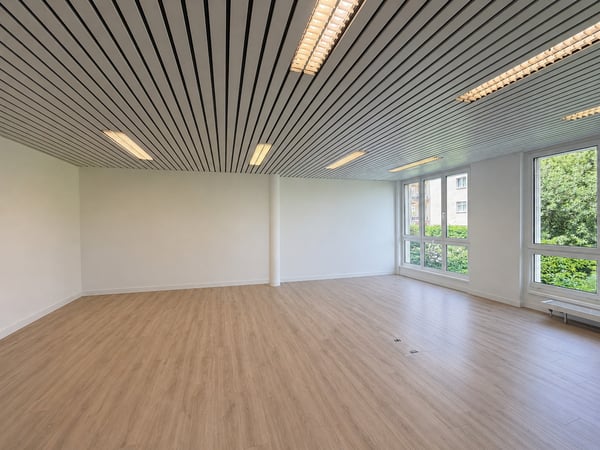 Surface commerciale lumineuse de 83 m² à louer - Nyon 6