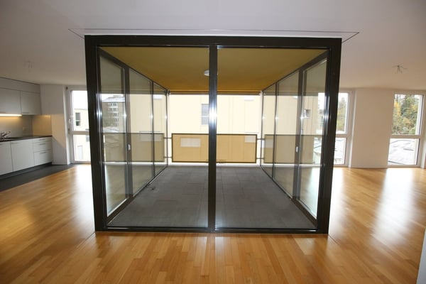 SPACIEUX 1.5 pièces de 160 m2 situé dans un immeuble moderne 8