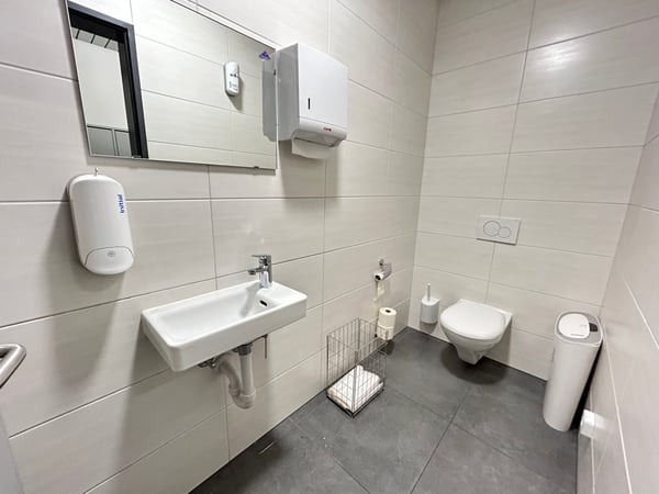 Verkaufs- oder Bürofläche von 154m2 in La Chaux-de-Fonds 12