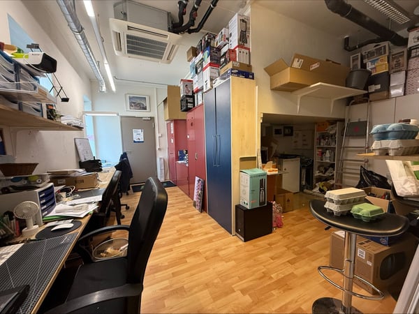 Lokal für Gewerbe, Laden oder Büro im Migros-Einkaufszentrum in La Neuveville 5