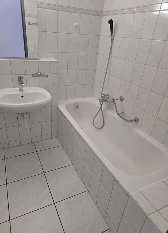Joli studio en attique à la Neuveville avec belle terrasse 6