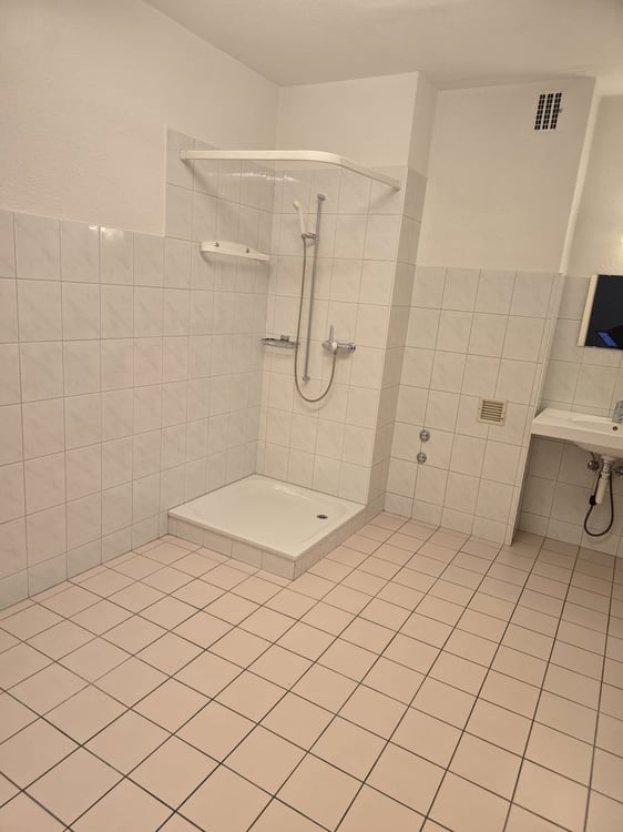 Grand bureau de 109.43m2 à louer 4