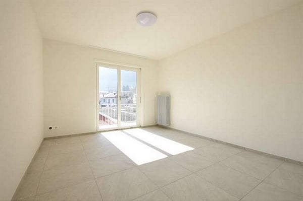 Bellinzona/Carasso - 3.5 locali all'ultimo piano (ref. 365-8) 3