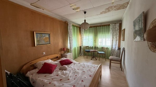 Maison 2 logements à rénover - Beau potentiel au coeur du village 6