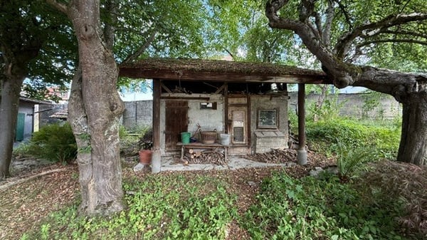 Maison 2 logements à rénover - Beau potentiel au coeur du village 4