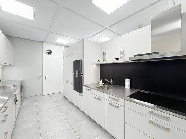 Zentral gelegene Büro-Räumlichkeiten in Ittigen 8