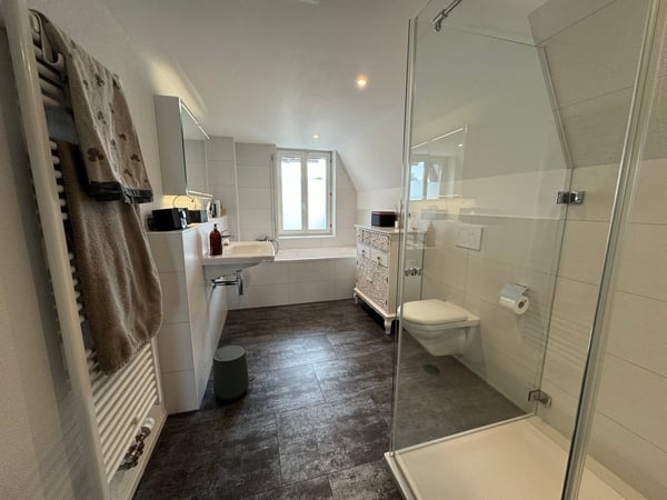 Charmantes Einfamilienhaus an geplanter 30er Zone 8