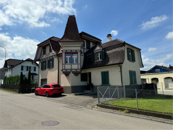 Charmantes Einfamilienhaus an geplanter 30er Zone 16