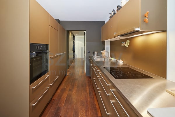 Dreifamilienhaus mit Charme in alterwürdigem Gemäuer 10