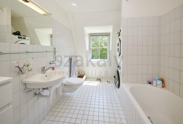 Dreifamilienhaus mit Charme in alterwürdigem Gemäuer 13