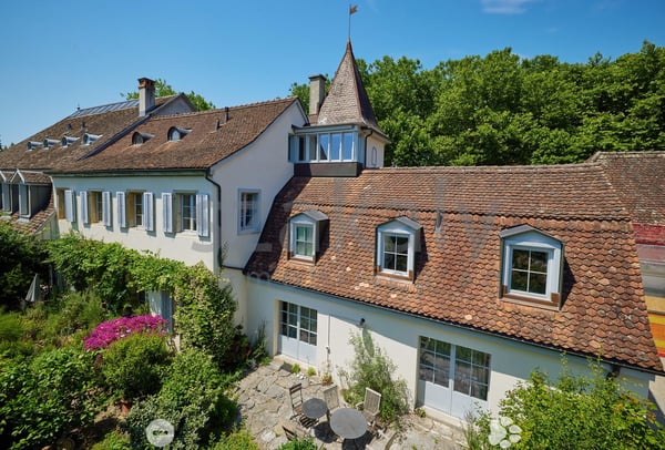 Dreifamilienhaus mit Charme in alterwürdigem Gemäuer 4