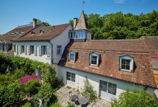 Dreifamilienhaus mit Charme in alterwürdigem Gemäuer 4