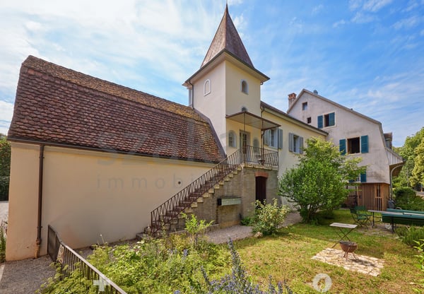 Dreifamilienhaus mit Charme in alterwürdigem Gemäuer 5