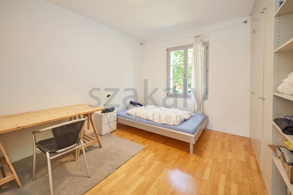 Dreifamilienhaus mit Charme in alterwürdigem Gemäuer 18
