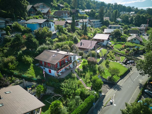 Charmantes Einfamilienhaus mit Seeblick in Hünibach 4