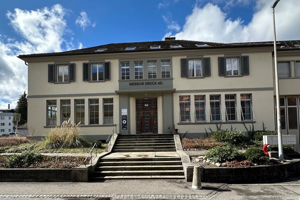 Vielseitiges Wohn- und Geschäftshaus im Herzen von Langenthal 1