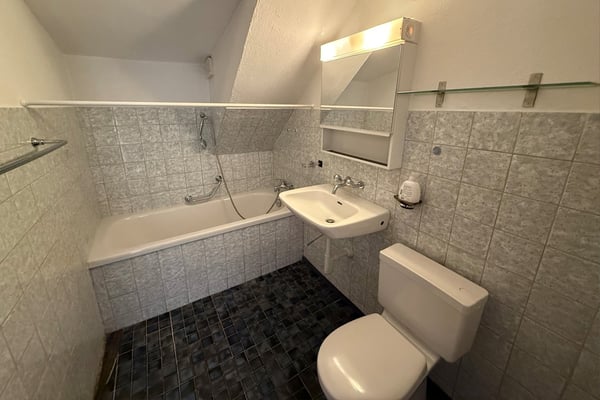 Mehrfamilienhaus mit Sanierungspotenzial 9