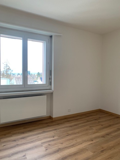 Totalsanierte 4-Zimmer-Wohnung an ruhiger sonniger Lage in Langenthal 8