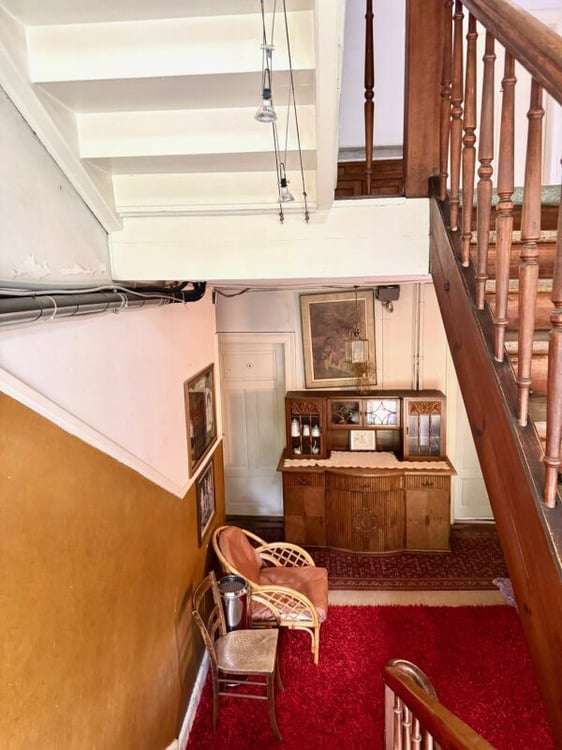 Hotel und Nebengebäude Zu Verkaufen 22