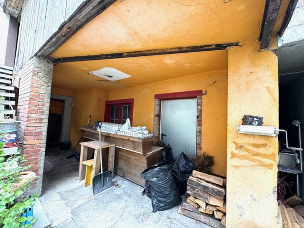 Hotel und Nebengebäude Zu Verkaufen 16