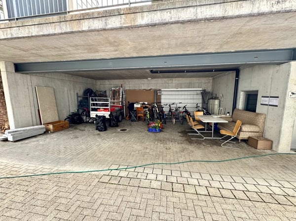 Hotel und Nebengebäude Zu Verkaufen 33