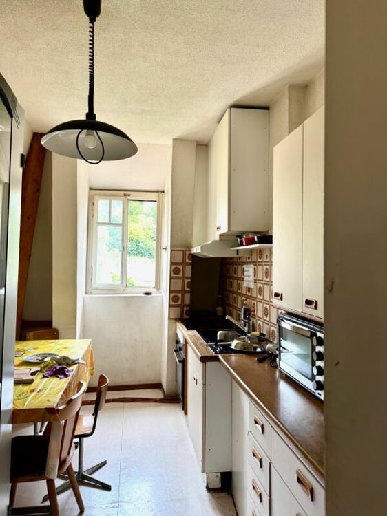 Hotel und Nebengebäude Zu Verkaufen 18