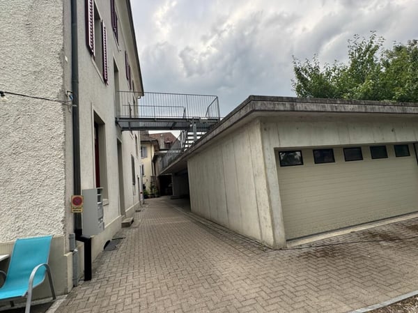 Hotel und Nebengebäude Zu Verkaufen 32