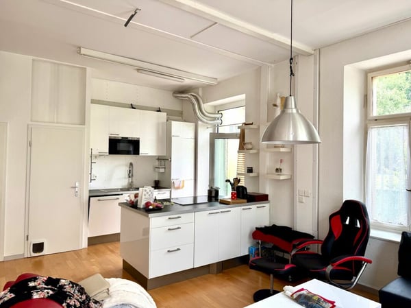 Hotel und Nebengebäude Zu Verkaufen 15