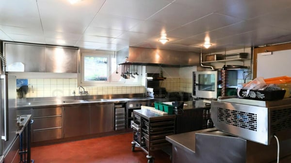 Restaurant & Pzzeria zu Vermieten 11