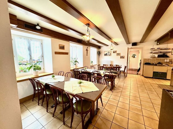 Restaurant & Pzzeria zu Vermieten 7