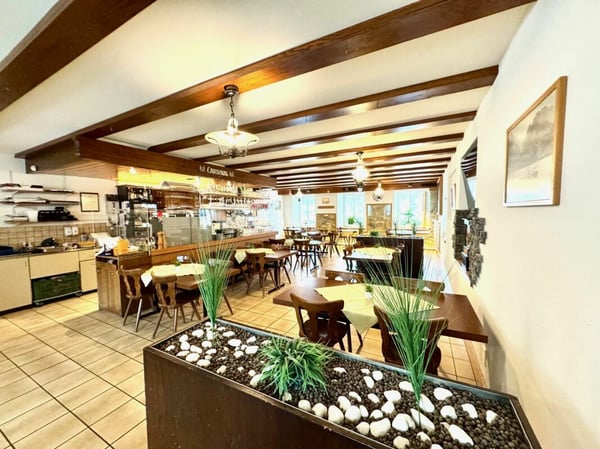 Restaurant & Pzzeria zu Vermieten 4