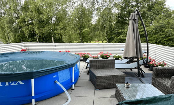 1.5 Doppeleinfamilienhaus zu verkaufen 1 Garage & 3 PP 1'100'000.- 12