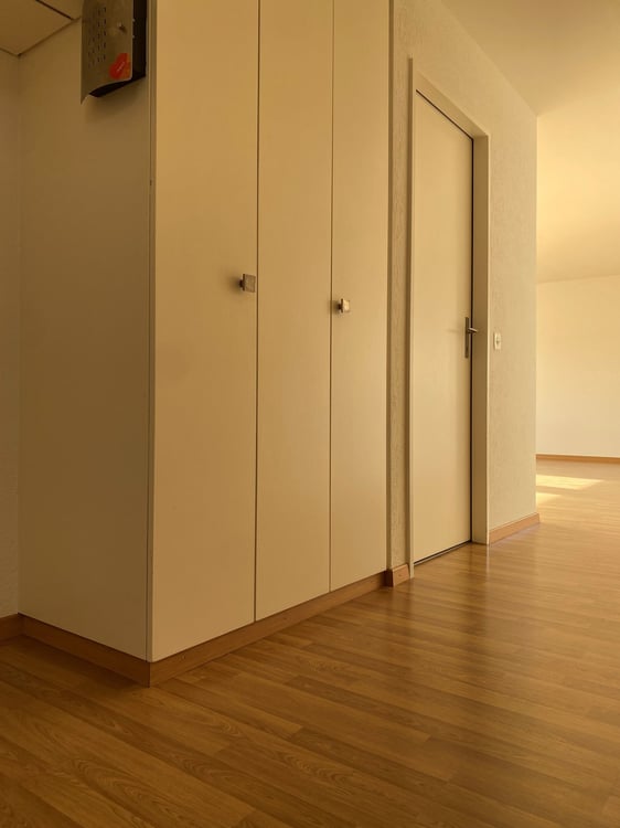 Charmante 3.5-Zimmer-Wohnung mit Balkon und schöner Aussicht in Teufenthal AG 6