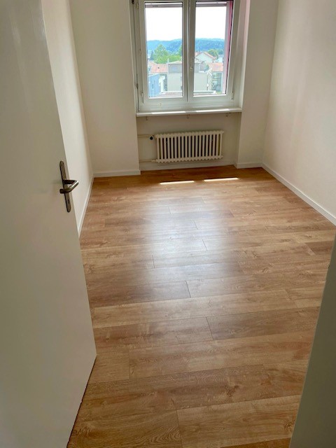 Moderne 3.5-Zimmer-Wohnung mit Balkon und Aussicht in Oftringen 5