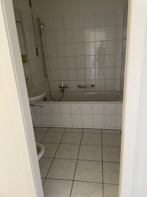Grosszügige 3 1/2 Zimmer-Wohnung an top Lage mit Weitblick 3