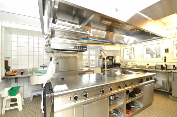 Traditionslokal mit 6 Zimmern und 4.5 Zimmer-Dachwohnung im Zentrum von Matzingen 7