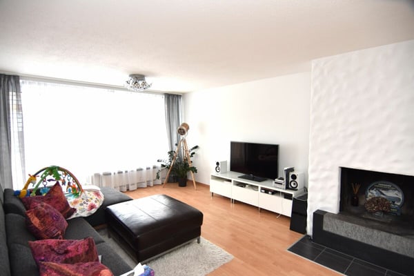 Heimeliges Wohnen mit Cheminée an ruhiger Lage 9