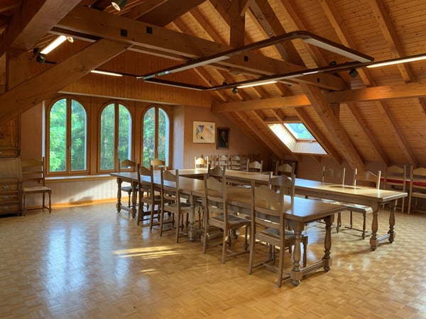 Grande salle de conférence, aménageable en bureaux 1