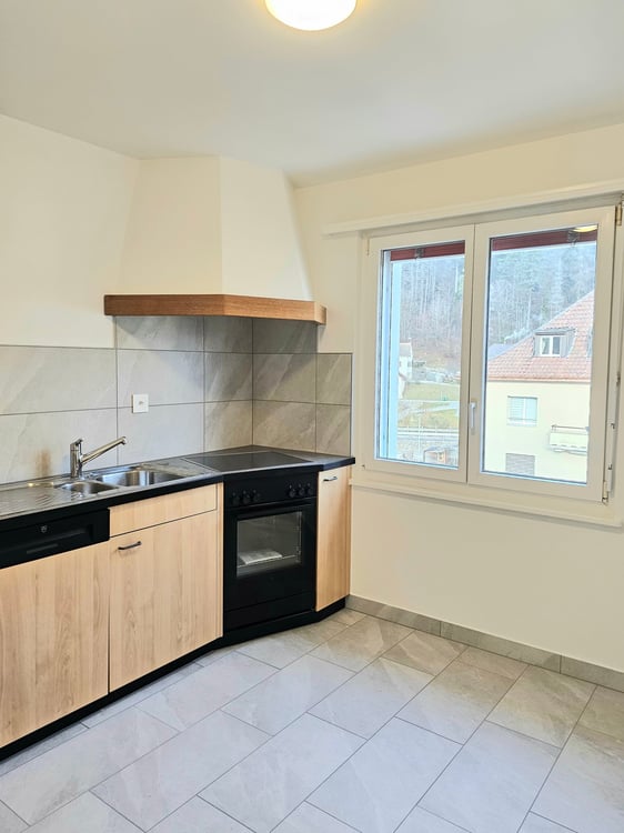 Appartement de 1 pièces à Fleurier avec grand balcon 2