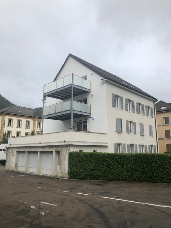 Garage à louer au centre de Fleurier 2